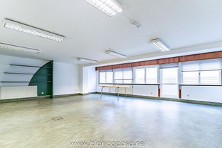 Local comercial en alquiler en Carballo
