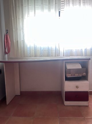 Escritorio curvo cristal y madera