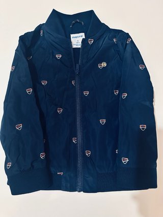 Ropa niño 4-5 años Mayoral, Guess, Levis...