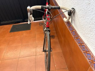Bicicleta BH Roja y Blanca. Es una talla M