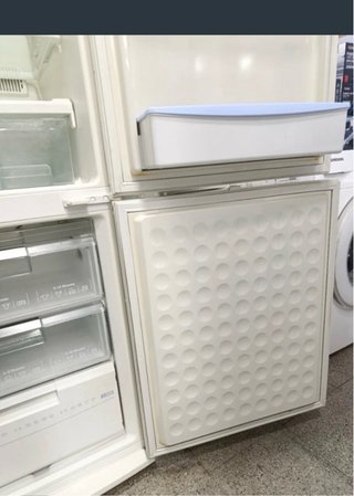 Frigorífico Siemens No Frost Combi 2m