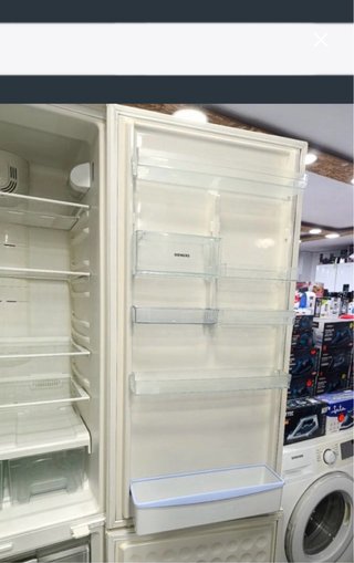 Frigorífico Siemens No Frost Combi 2m