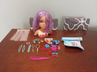 Cabeza de muñeca para peinar con pelo lila