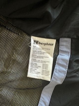 Chaqueta Berghaus Gore-Tex Negra Impermeable