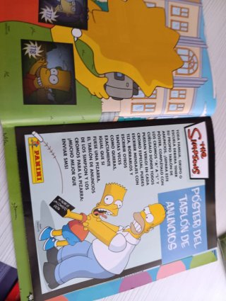 Lote 2 Álbumes: The Simpsons y Mundo Canino