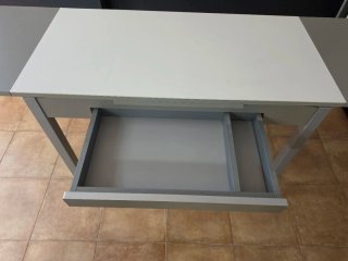 Mesa de cocina extensible gris y blanca