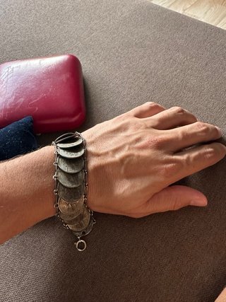 Bracciale con monete antiche