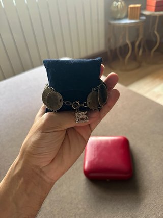 Bracciale con monete antiche