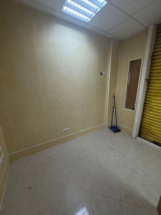 Local comercial en alquiler en El Barral Ferial en Coslada