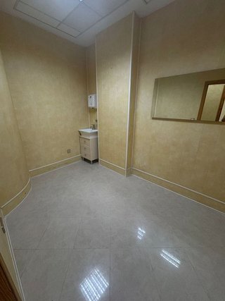 Local comercial en alquiler en El Barral Ferial en Coslada