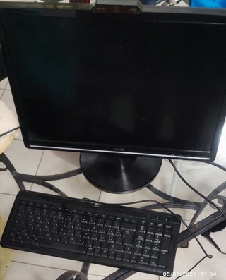 Monitor Asus VGA e Tastiera Logitech