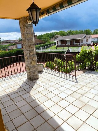 Chalet en venta en Valencia de Don Juan