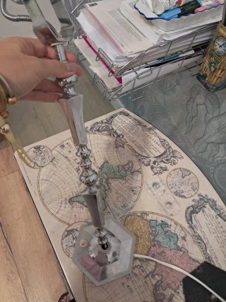 Lámpara flexo níquel antigua mapa mundi