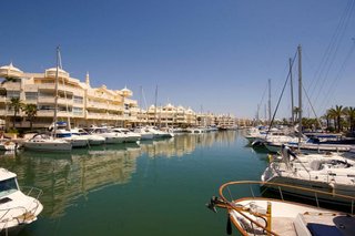 Local comercial en venta en Puerto Marina en Benalmádena