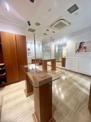 Local comercial en alquiler en Instituts - Universitat en Lleida