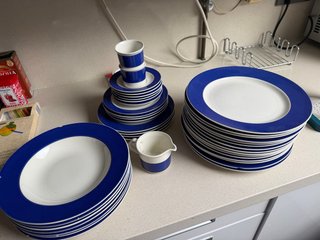 Juego Vajilla Blanco y Azul Cerámica