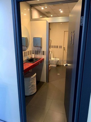 Local comercial en alquiler en La Dreta de l'Eixample en Barcelona