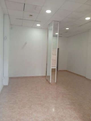 Local comercial en alquiler en Montigalà -Sant Crist en Badalona