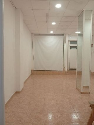Local comercial en alquiler en Montigalà -Sant Crist en Badalona