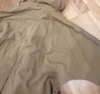 Parka larga ZARA dorada ocre talla M