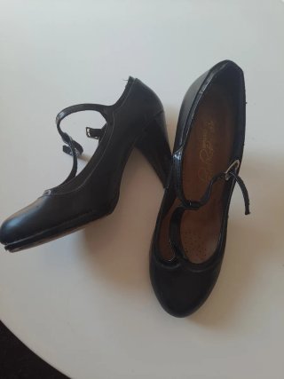 Zapatos de tacón negros