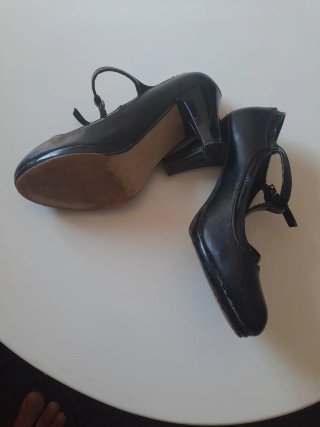 Zapatos de tacón negros