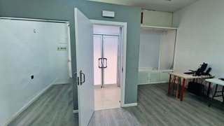 Local comercial en alquiler en Colores - Entreparques en Sevilla