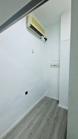 Local comercial en alquiler en Colores - Entreparques en Sevilla