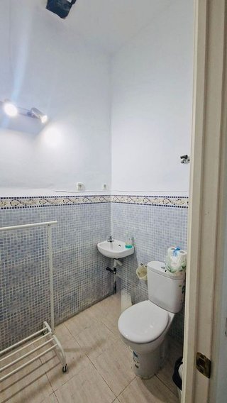 Local comercial en alquiler en Colores - Entreparques en Sevilla