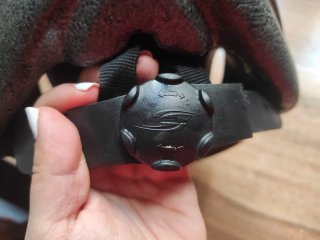Casco de Bicicleta Dorado y Negro