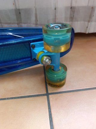 Monopatín Cruiser MAXOfit Azul Transparente