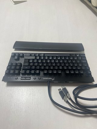 Teclado Corsair K95 RGB