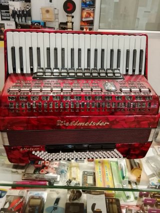 Acordeón Weltmeister 120 bajos