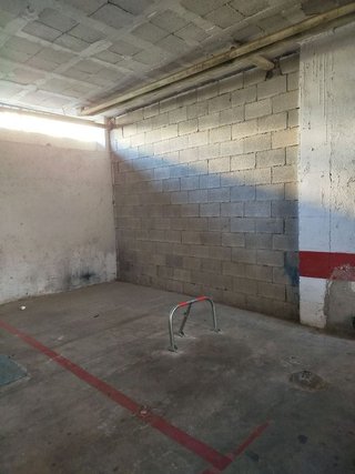Garaje en venta en Polígono Cartuja – La Paz en Granada