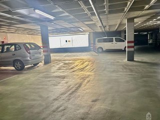 Garaje en venta en Cruz Roja en Sevilla