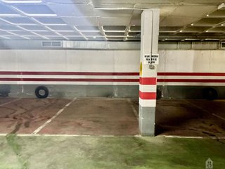 Garaje en venta en Cruz Roja en Sevilla