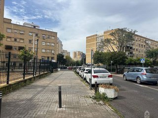 Garaje en venta en Cruz Roja en Sevilla