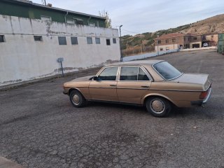 Mercedes-Benz W123 1983