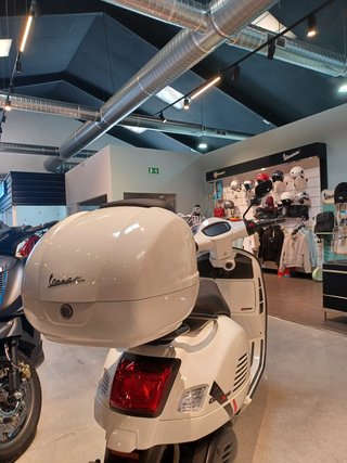 Vespa GTS 310 Super Sport Blanca