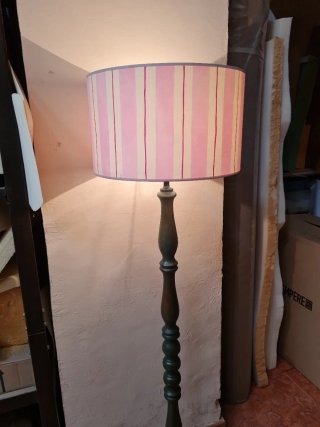 Lámpara de pie madera y tela