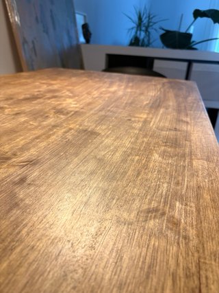 Mesa de madera con banco