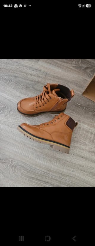 Botas niño marrones sin estrenar