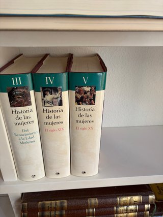 Variedad de enciclopedias y Diccionarios