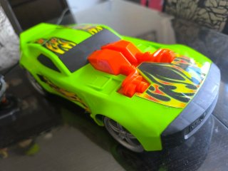 Coche teledirigido "hot wheels"