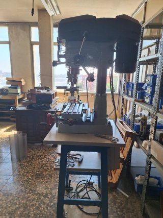 Taladro BELFLEX con mesa fresadora