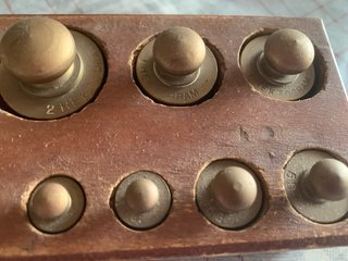 Conjunto 13 pesas balanza antigua
