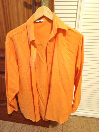 Camisa naranja chica