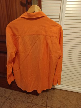 Camisa naranja chica