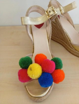 Sandalias de cuña de Moschino