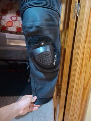 Pantalón cuero deportivo ARMURE/ Talla M
